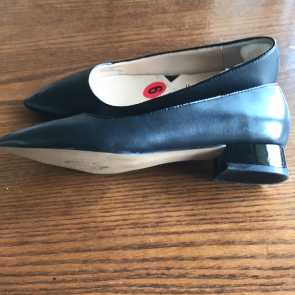 Black leather pointed toe flats worn once EUC - Picture 3 of 7